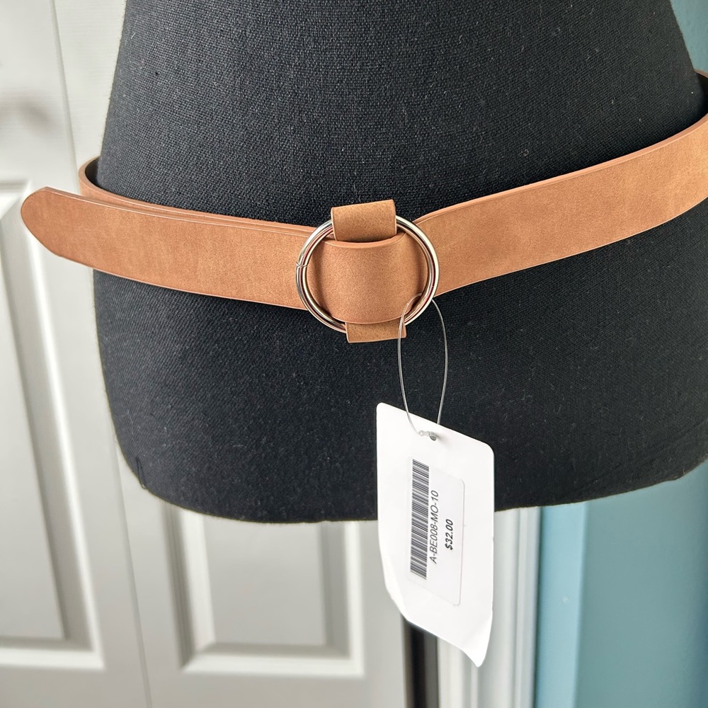 🤎Tan Belt w/Silver buckle